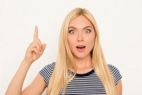 Mädchen spricht über Penisvergrößerung mit Limonade.